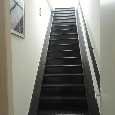 En Centre-ville Apartment *